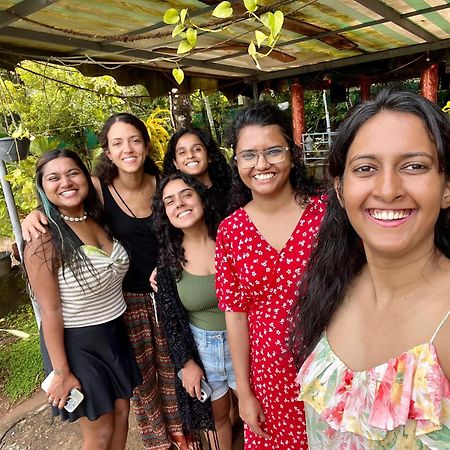 House Of Surf Hostel For Women Varkala Ngoại thất bức ảnh