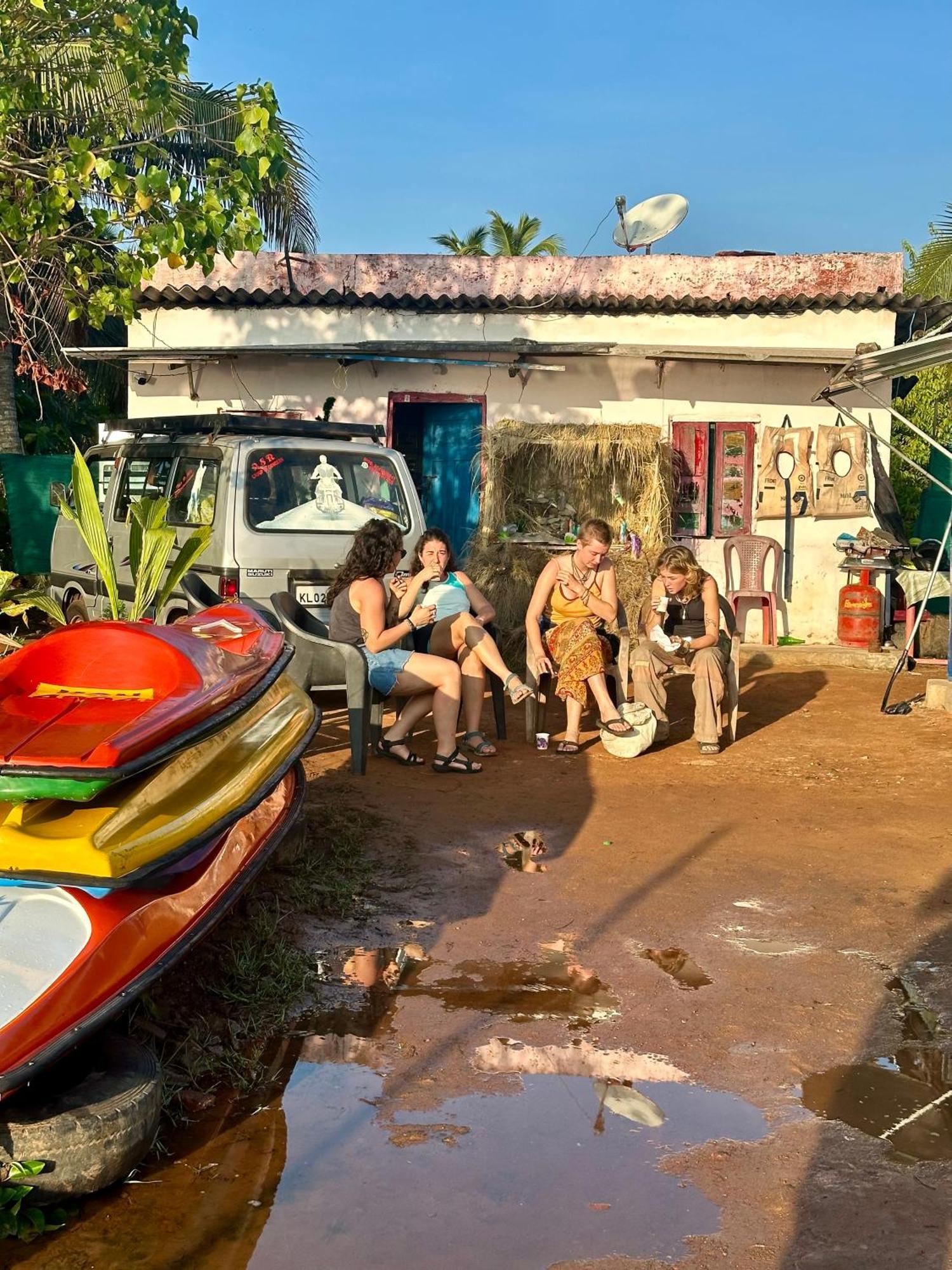 House Of Surf Hostel For Women Varkala Ngoại thất bức ảnh